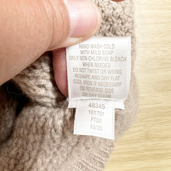 Garnet Hill Womens Tan Recycled Cashmere Cozy Cable Knit Turtleneck Size M - Picture 6 of 7